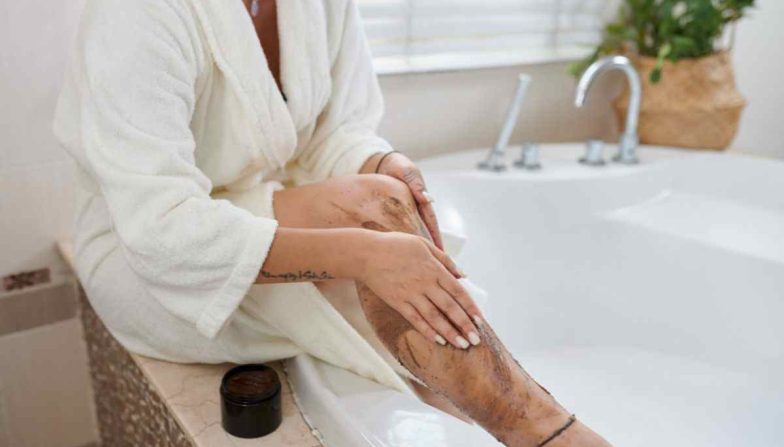 scrub doppia azione esfoliante e drenante geomar